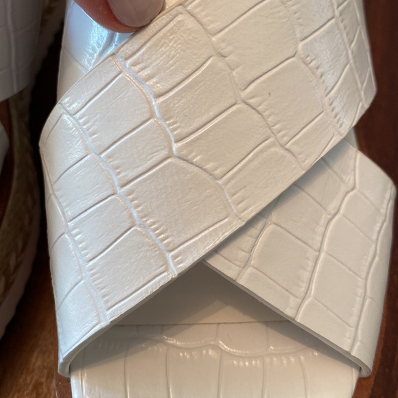 Vince Camuto platform wedges - Picture 6 of 7